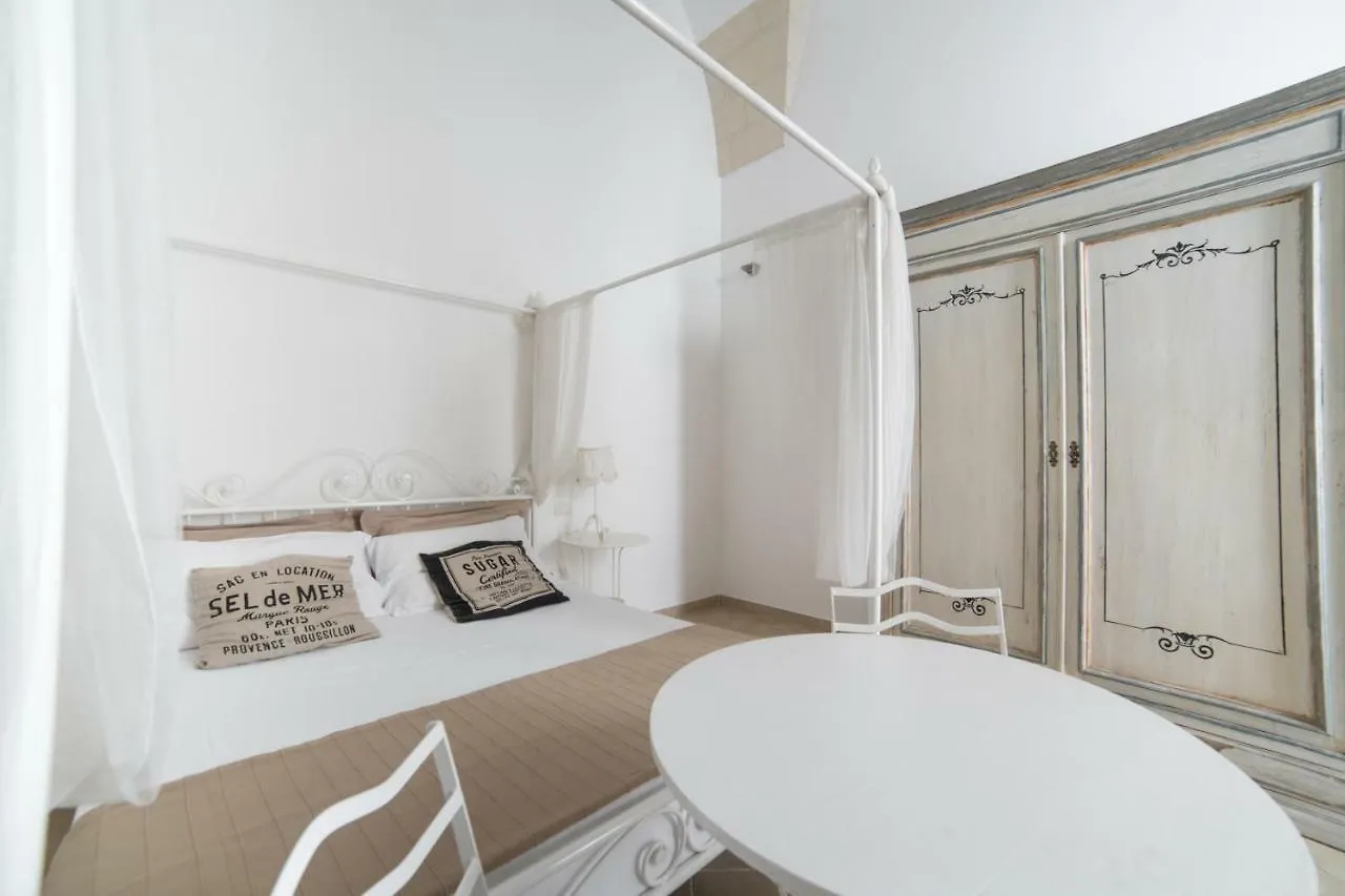 Nuvole Barocche B&B Lecce شقة