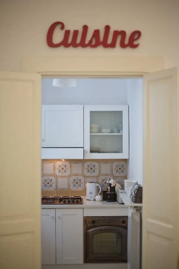Nuvole Barocche B&B Lecce شقة